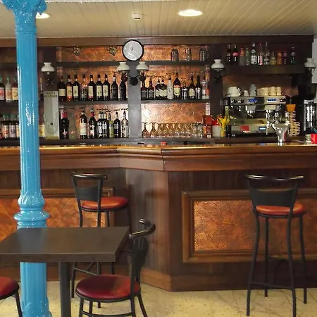 Hotel Restaurant L'ecrevisse Bourg-de-Thizy